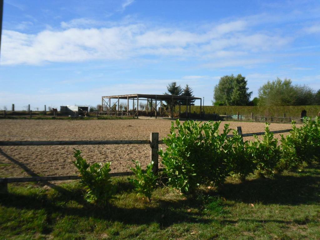La Mini Ferme De Maelou Villa Sermaises Exterior photo